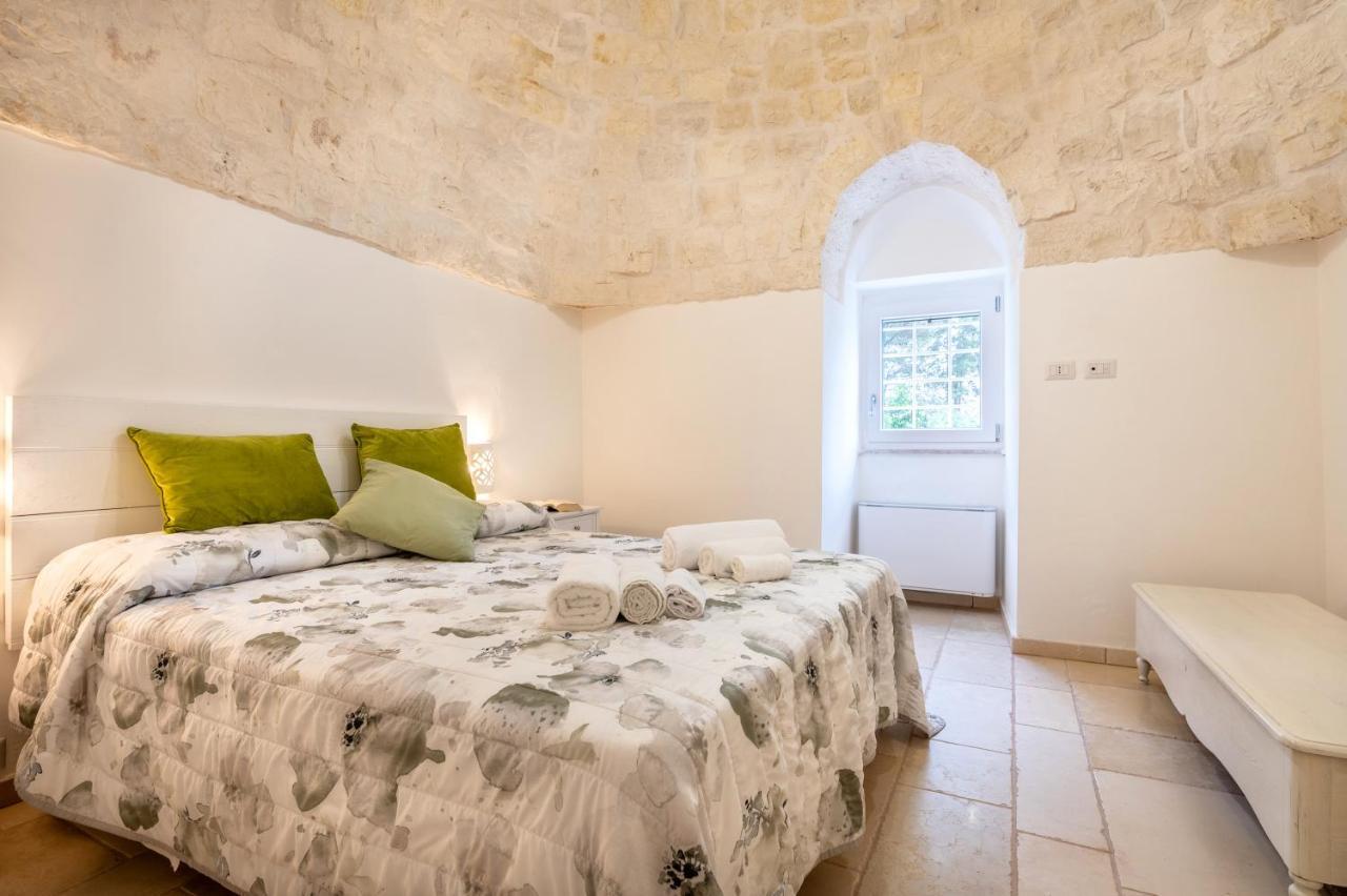 Trullo Il Focolare In Masseria Cisternino Exterior photo